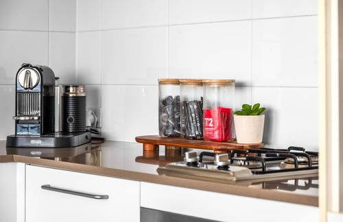 Newcastle Apartment | Seaside Luxe - Elevated Ocean Views - Walk to CBD