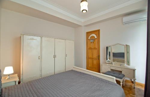 Old Boulevard Apartment | Seaside Luxury Apartment