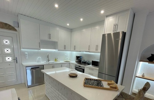 Kalamoti Villa | Seaside Luxury Komi Beach Villa