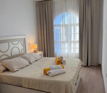 Playa San Juan Apartment | Seaside Paradise - 2 Bedroom apartment with Ocean Views & Air Conditioning in Playa San Juan