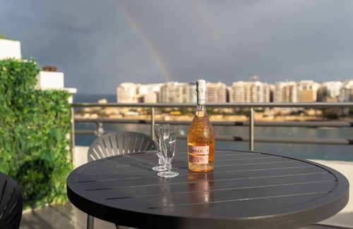 St. Julian's Apartment | Seaside Penthouse Paradise-views of Balluta Bay