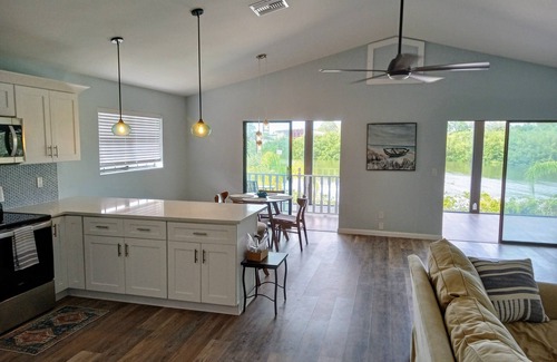 Oldsmar House | Seaside retreat on Upper Tampa Bay with dock and boat ramp.