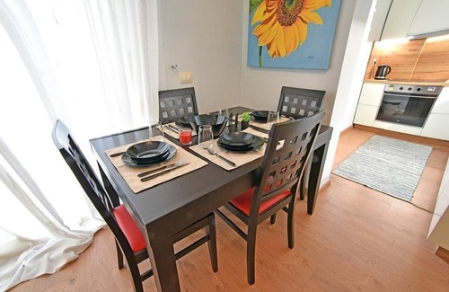 Vlore Apartment | Seaside retreat with stunning sea views – steps from the beach, pure relaxation.