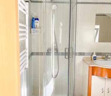 Sao Bernardino House | Seaside room in a Peniche townhouse featuring a private bathroom and shared access to the swimming pool and kitchen