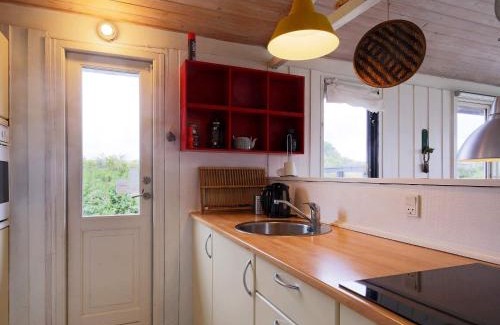 Hoensinge House | Seaside Serenity at Lumsas Retreat-By Traum