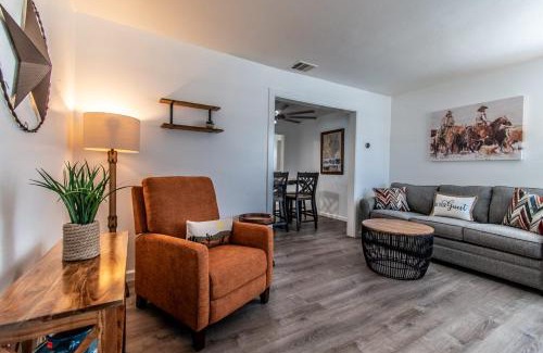 Bay Area House | Seaside Serenity Dual Dwellings for Family & Frie