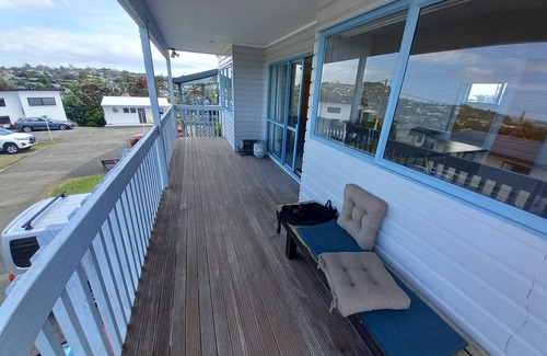 Mahurangi West Apartment | Seaside simplicity in an Ocean-side campground. Morning sun deck. Great views.