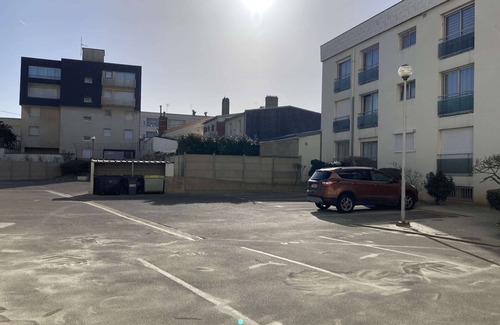 Berck-sur-Mer Apartment | Seaside Studio with Parking, 23m² – Sleeps 2 – Close to Beach & City Center