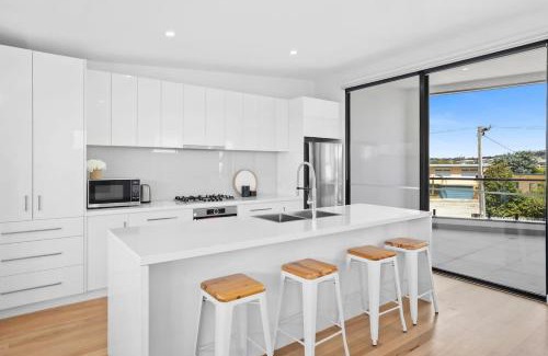 Torquay House | Seaside Style - Modern Coastal Retreat with Ocean Views