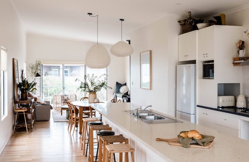 Middleton House | Seaside surf shack for couples & families