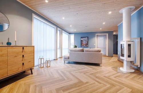 Henningsvaer House | Seaside Villa in Henningsvær