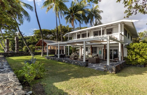 Kailua-Kona Cottage | Seaside Zen Cottage - A beach is your front yard