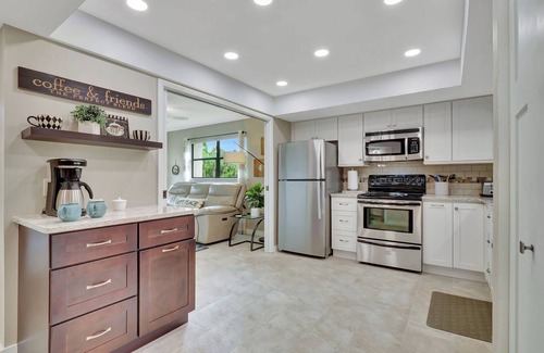 Biggar Condo | Seasonal Bliss in Fort Myers, Florida Lake and Golf Views with Golf Membership A
