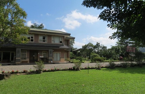 Jiaoxi House | Seasons Inn