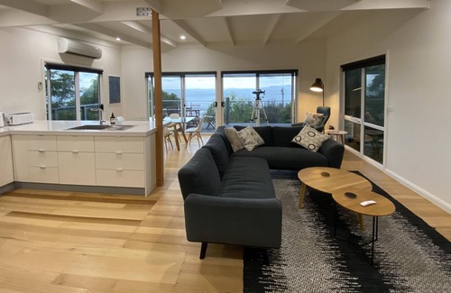 Walkerville North House | Seaspray - Beautifully appointed house, 100m to Walkerville North beach
