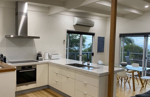 Walkerville North House | Seaspray - Beautifully appointed house, 100m to Walkerville North beach