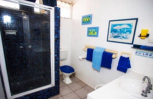 Cooee Bay Hotel | Seaspray Waterfront Holiday Units