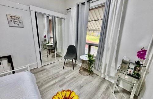 Rainier Valley House | Seattle Home with 2 bedrooms a King bed Queen bed and an Extra Sofa Bed Located 10 minutes from SeaTac Airport and 20 minutes from Downtown