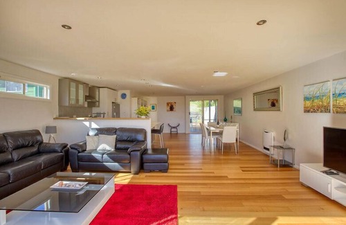 Binalong Bay Apartment | Seaview Apartment Bay of Fires