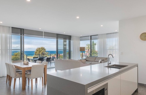 Caves Beach Apartment | SeaView @ Caves Beach