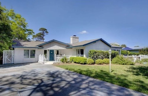 Jekyll Island House | Seaview Cottage - lovely home just steps away from the beach