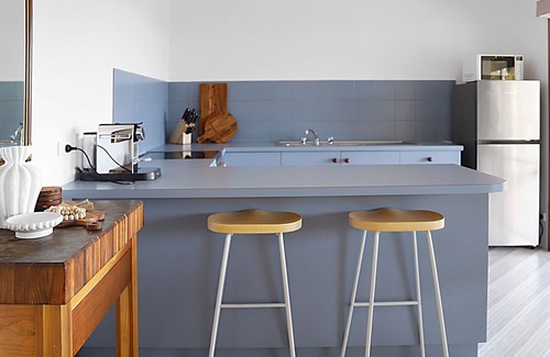 Lorne House | Seaview Cottage - Perfect for couples or families, with beaches and trails nearby!