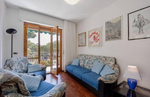 Vallecrosia Apartment | Seaview - Deluxe apartment - Billiard - Pool in July and August - AC in the Bedrooms