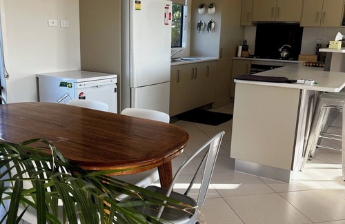 Scott House | Seaview Escape - 3 bedrooms, sleeps 7