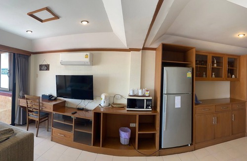 Tha Thaewawong Hotel | Seaview Hotel Sriracha