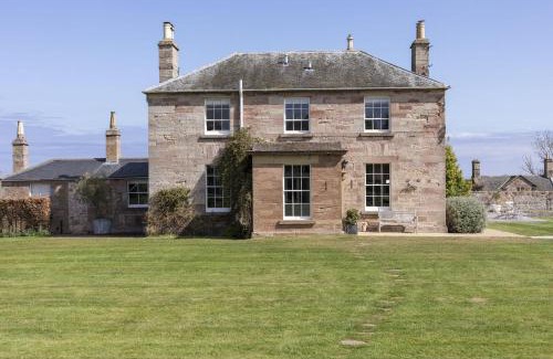 Cockburnspath House | Seaview House