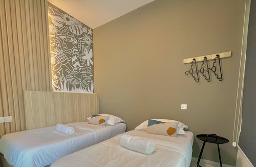 Downtown Kota Kinabalu Apartment | Seaview JQ3A 2R1B 5pax Suria Mall, Gaya Street