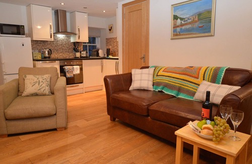 Inveraray Cottage | Seaview location in Inverarary, historic cottage within walking distance of town centre, sleeps 4