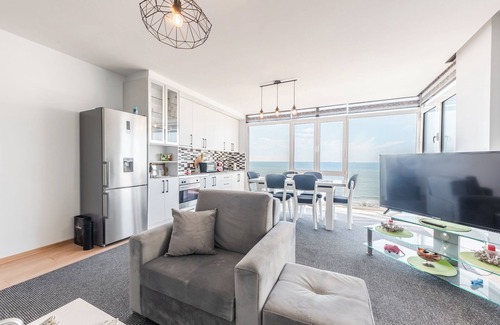 Golem Apartment | Seaview Luxury Suite by PS