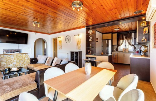 Agrilos Apartment | Seaview & Nature Retreat - Filiatras Cozy Hideaway