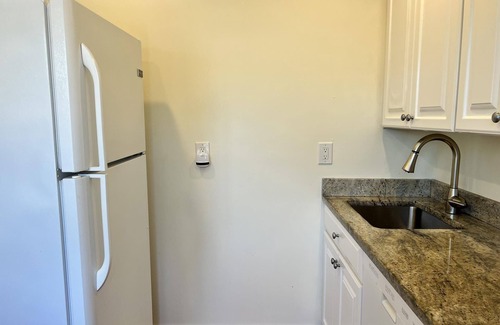 Seaview House | Seaview: Pet-Friendly. Clean and Quiet. Close to beach, market, Ocean Beach.