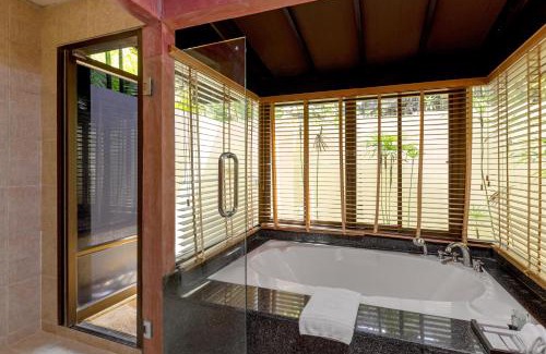 Khuekkhak Resort | Seaview Resort Khao Lak - SHA Plus