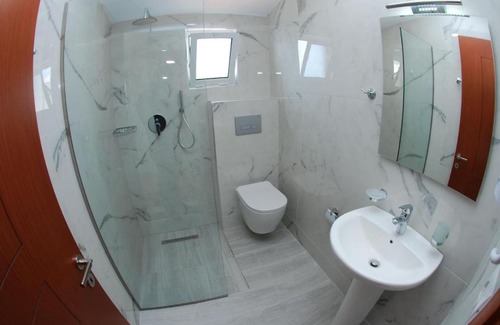 Sarande Apartment | Seaview studios for couples