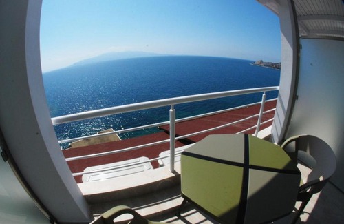 Sarande Apartment | Seaview studios for couples