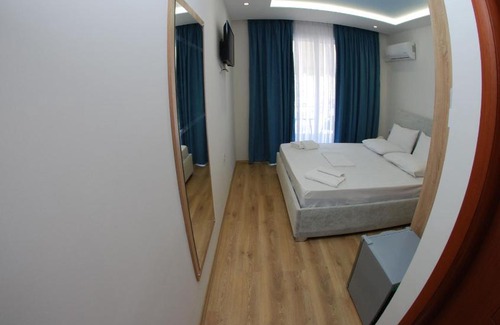 Sarande Apartment | Seaview studios for couples