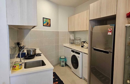Downtown Kota Kinabalu Condo | Seaview Suite@The shore in City-nearby Central market & waterfront restaurants