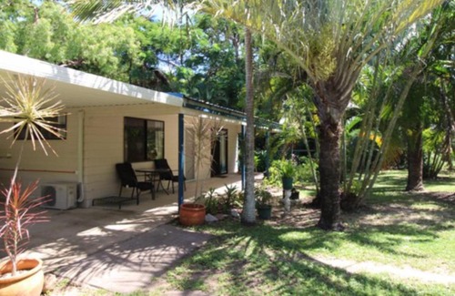Arcadia House | Seaward Cottage, Nelly Bay