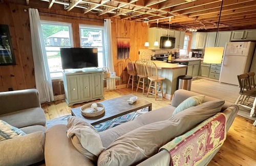 Sebago House | SEBAGO LAKE ACCESS TO SANDY BEACH
