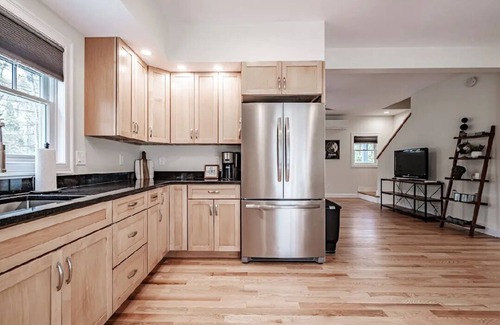 Sebago House | Sebago, newer construction, lake access, AC, 3bd2.5bth, Long Beach neighborhood