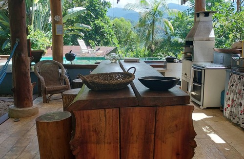 Ubatuba House | Secret View Suíte 3, Charmosa e Aconchegante com Vista Para o Jardim Tropical