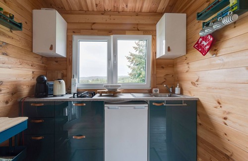 Egliseneuve-des-Liards Ski Chalet | Secluded Chalet in Egliseneuve des Liards
