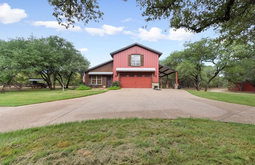 China Spring House | Secluded 12 Acre Ranch - 20min for Downtown Waco