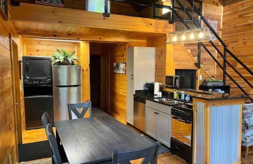 Campton Cabin | Secluded 12-Acre Retreat w/Hot Tub, Mountain Views, Arcade - Red River Gorge