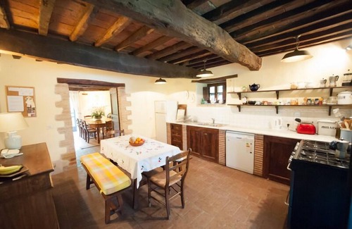 Monte Santa Maria Tiberina Villa | Secluded 17th century villa in 40 acres with pool, tennis court, truffle woods