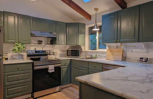 Hoodsport Cabin | Secluded 2BR Forest Lake Retreat with Hot Tub