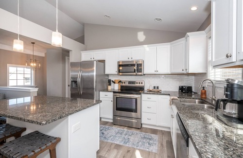 Walton House | Secluded 4 BDR Retreat Just 25 Min from Ark Encounter w/Private Pool!